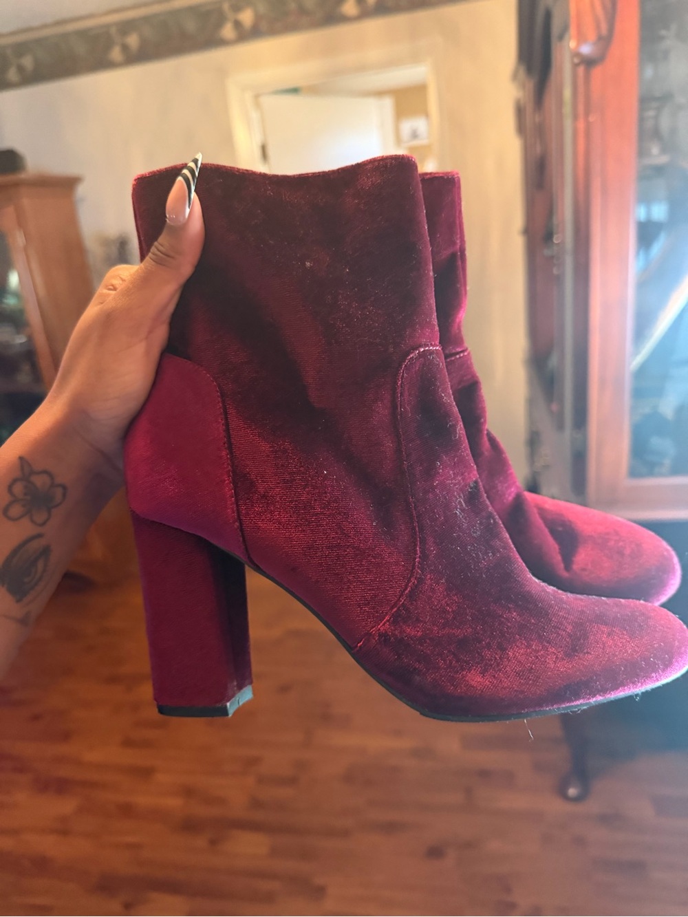 Women’s Velvet Block Heel Ankle Boots - Deep Burgundy